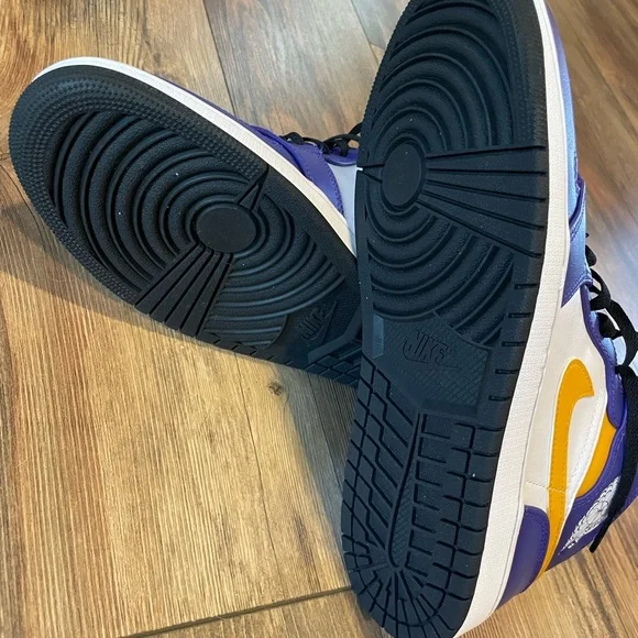 Nike Air Jordan 1 Mid size 10 - Picture 5 of 7